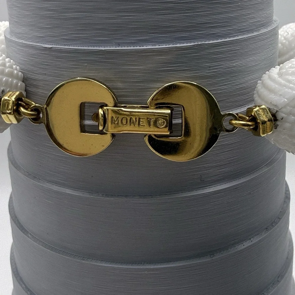 Monet Bracelet Gold Tone Accents White Textured Beads Estate Retro VTG - Picture 7 of 12